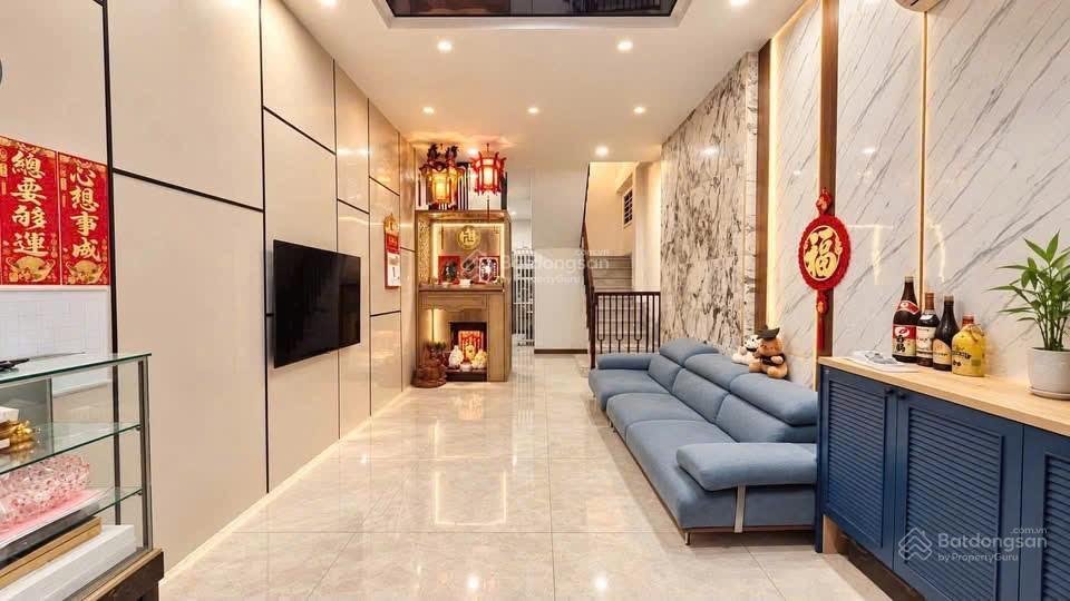 Chú tám chuyển ra hà nội cùng gia đình muốn bán nhà 80.3m2 hoa lan, phú nhuận. cho thuê 28tr