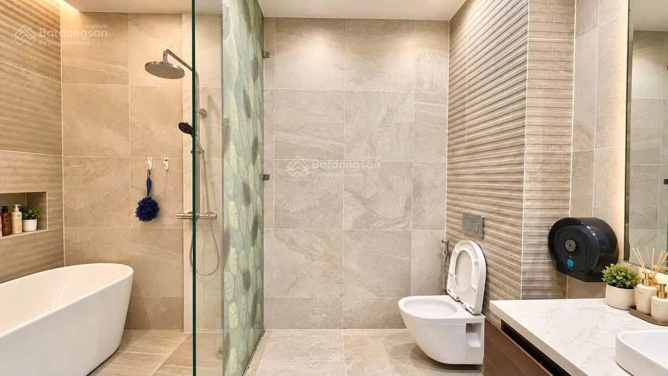 Chú tám chuyển ra hà nội cùng gia đình muốn bán nhà 80.3m2 hoa lan, phú nhuận. cho thuê 28tr