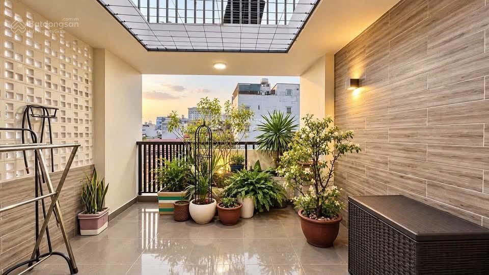 Chú tám chuyển ra hà nội cùng gia đình muốn bán nhà 80.3m2 hoa lan, phú nhuận. cho thuê 28tr