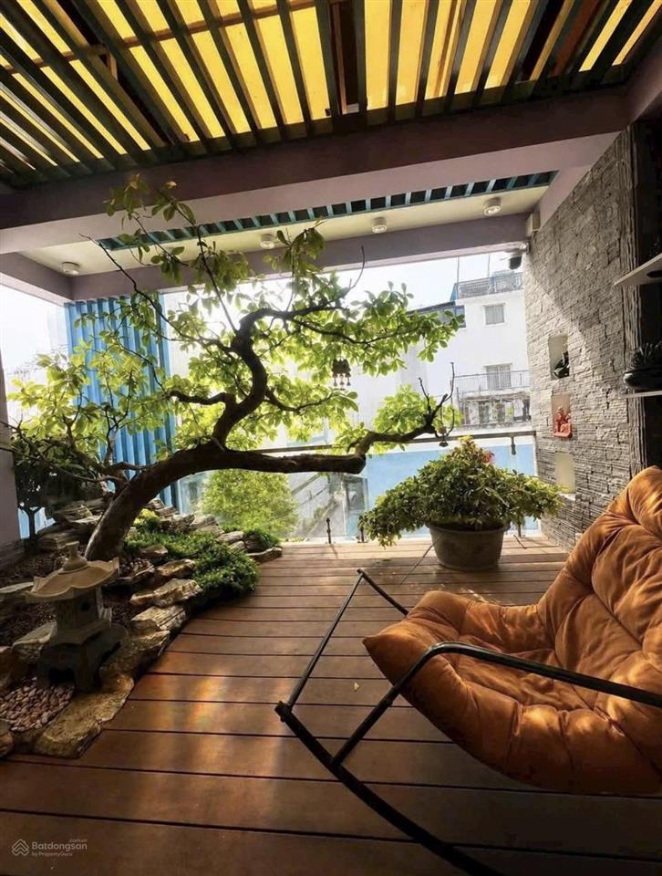 Tôi bán nhà đường 6m thông 2 ôtô, nhà sân vườn trần hưng đạo, q1. dt 69m2 sẵn hđ thuê 24tr