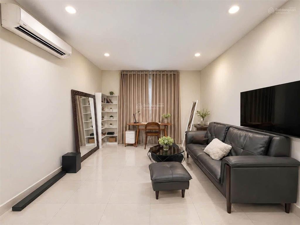 Chính chủ cần bán gấp nhà lê văn sỹ  phú nhuận (7.9m x 22.5m) 175m2 đường ôtô,  nhé