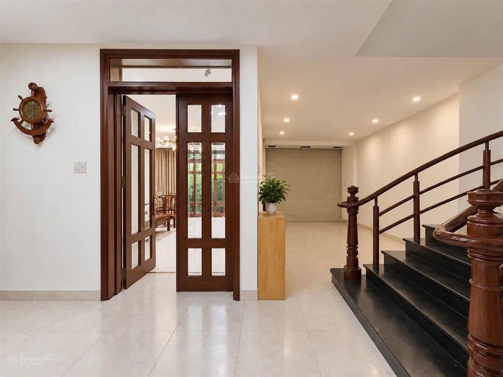 Chính chủ cần bán gấp nhà lê văn sỹ  phú nhuận (7.9m x 22.5m) 175m2 đường ôtô,  nhé