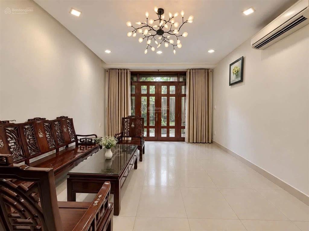 Chính chủ cần bán gấp nhà lê văn sỹ  phú nhuận (7.9m x 22.5m) 175m2 đường ôtô,  nhé