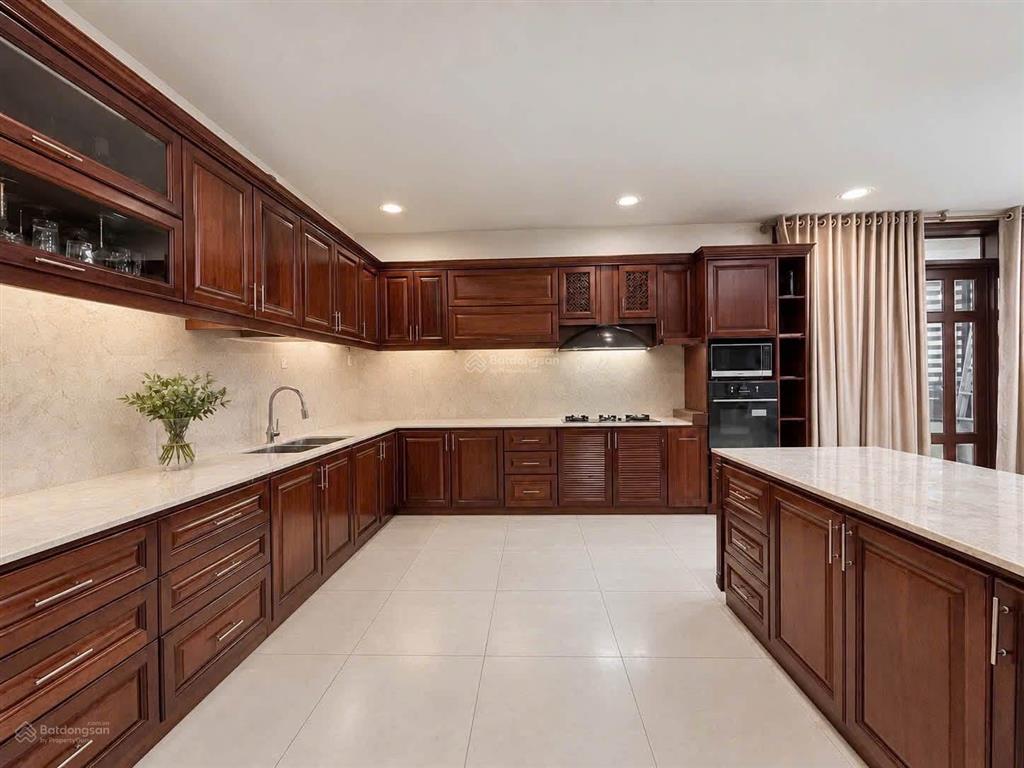 Chính chủ cần bán gấp nhà lê văn sỹ  phú nhuận (7.9m x 22.5m) 175m2 đường ôtô,  nhé
