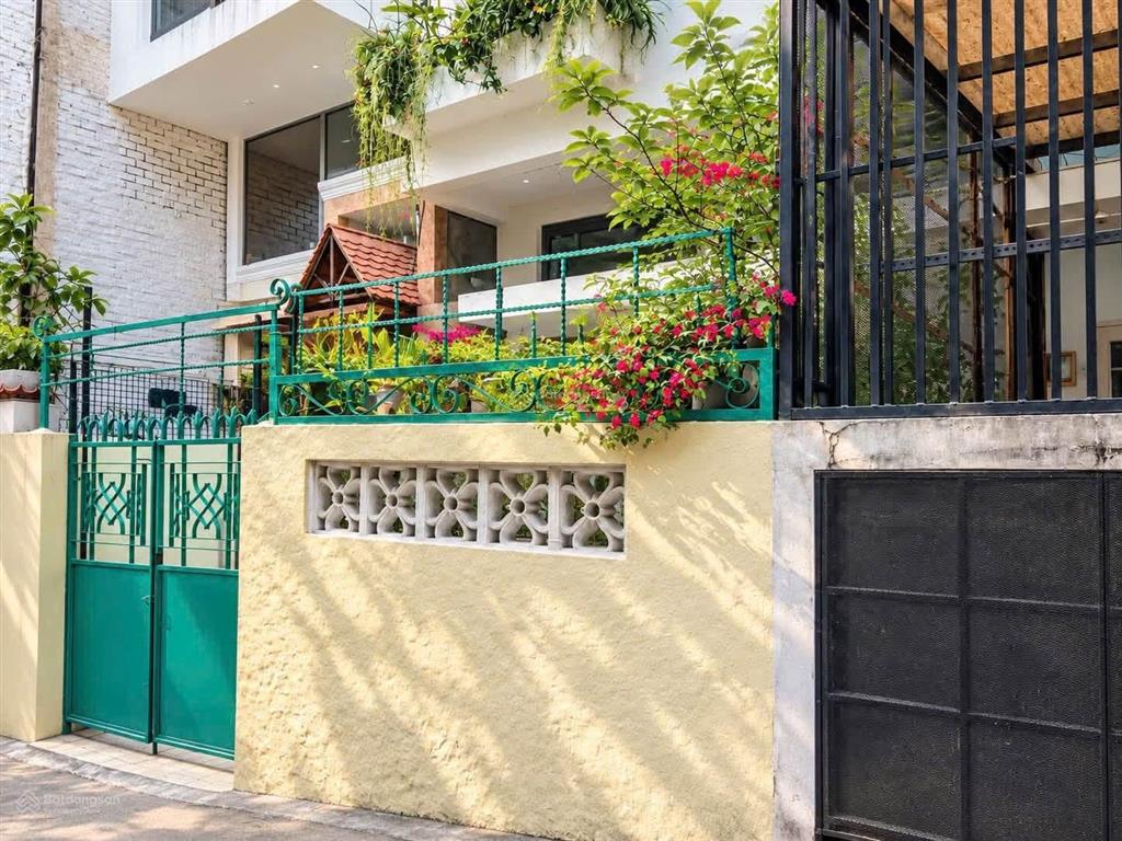 Chính chủ muốn bán gấp nhà lê văn sỹ, q3 cách chợ nguyễn văn trỗi 200m. 68,3m2 cho thuê 19tr