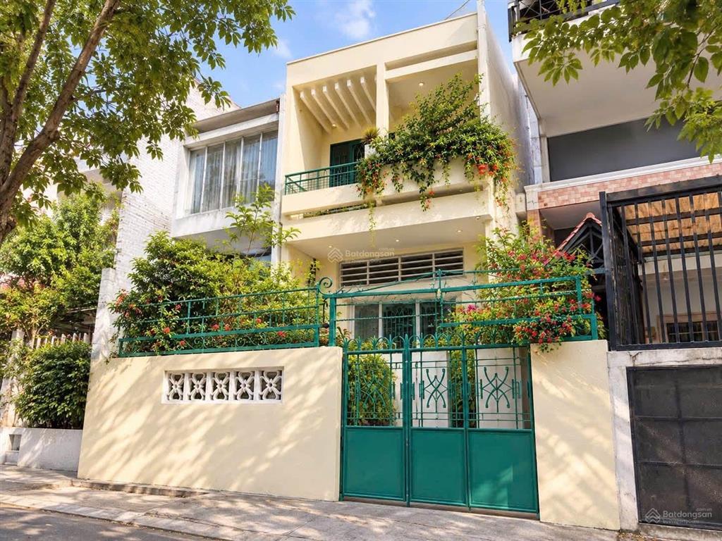Chính chủ muốn bán gấp nhà lê văn sỹ, q3 cách chợ nguyễn văn trỗi 200m. 68,3m2 cho thuê 19tr