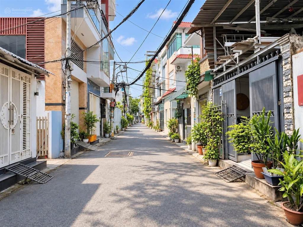 Cần bán nhà đường bàn cờ  q3, gần chợ, trạm y tế, dt 72m2 giá full không phát sinh