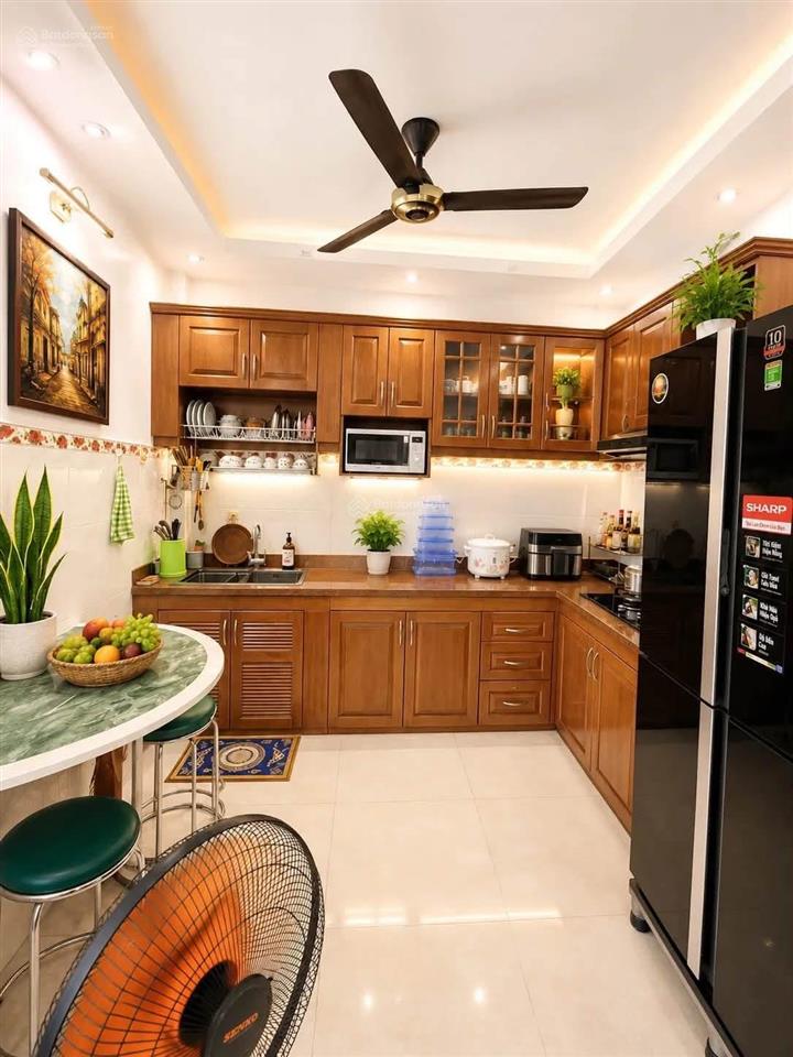 Dì bình bán nhà đường lê đại hành, q. 11 gần bệnh viện chợ rẫy. nhà 71m2/2tỷ780 cho thuê 20tr/tháng