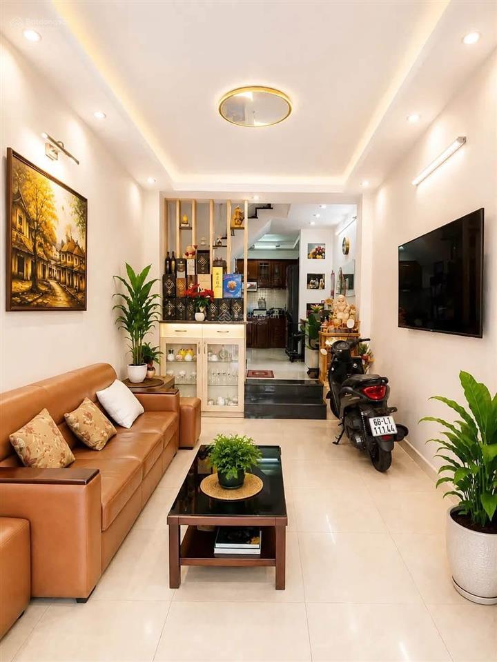 Dì bình bán nhà đường lê đại hành, q. 11 gần bệnh viện chợ rẫy. nhà 71m2/2tỷ780 cho thuê 20tr/tháng