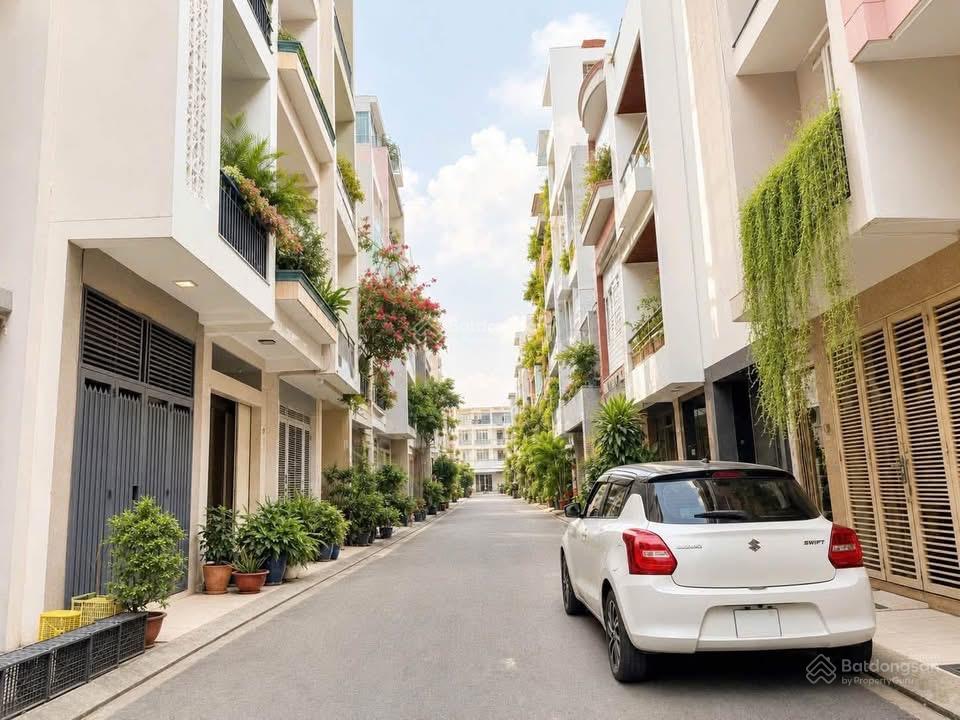 Chính chủ bán nhà xuân thuỷ, q. 2 gần cv bờ sông cách chợ thảo điền 150m. 72,8m2 sẵn hđ 23tr
