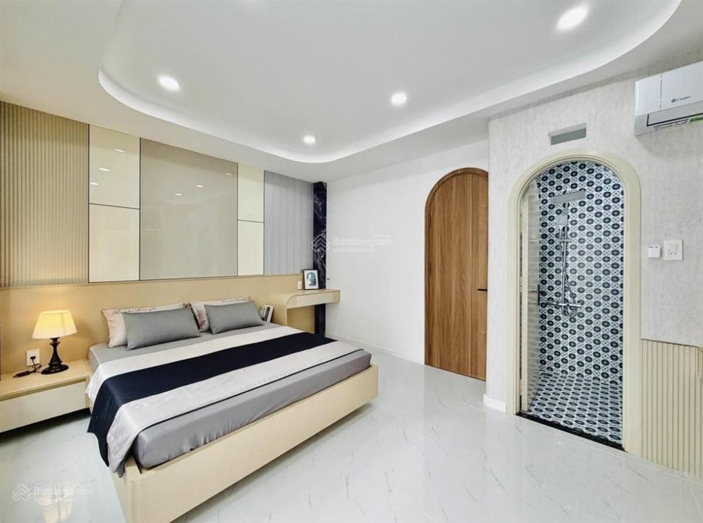 Cô châu bán gấp nhà gần chợ tân định, cv lê văn tám muốn bán trước cuối năm. dt 64,7m2/3tỷ390