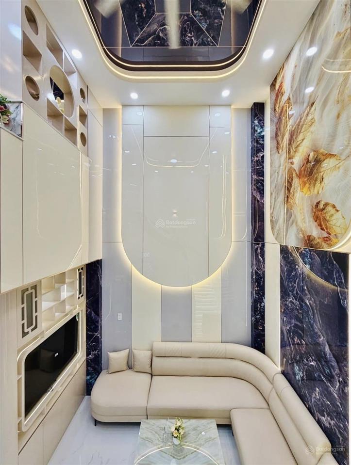 Cô châu bán gấp nhà gần chợ tân định, cv lê văn tám muốn bán trước cuối năm. dt 64,7m2/3tỷ390