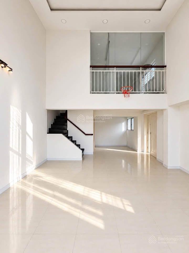 55m2 chỗ ngủ, tập luyện và làm việc chung. phần còn lại là đưa gu của mình vào từng góc nhỏ
