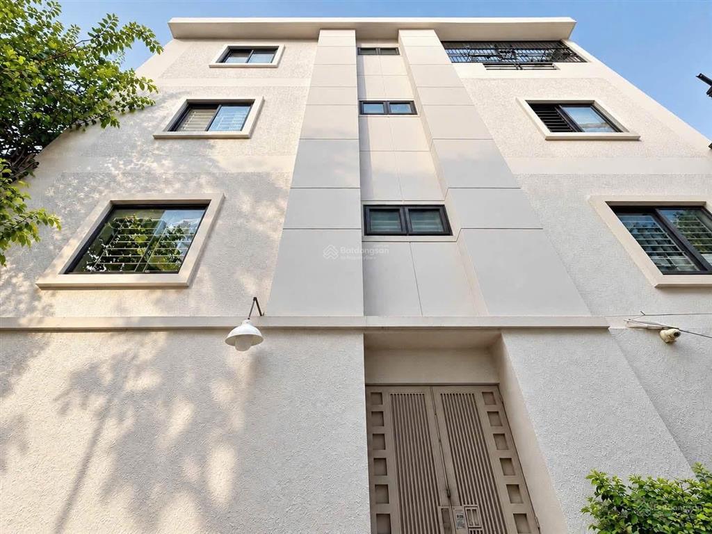 55m2 chỗ ngủ, tập luyện và làm việc chung. phần còn lại là đưa gu của mình vào từng góc nhỏ