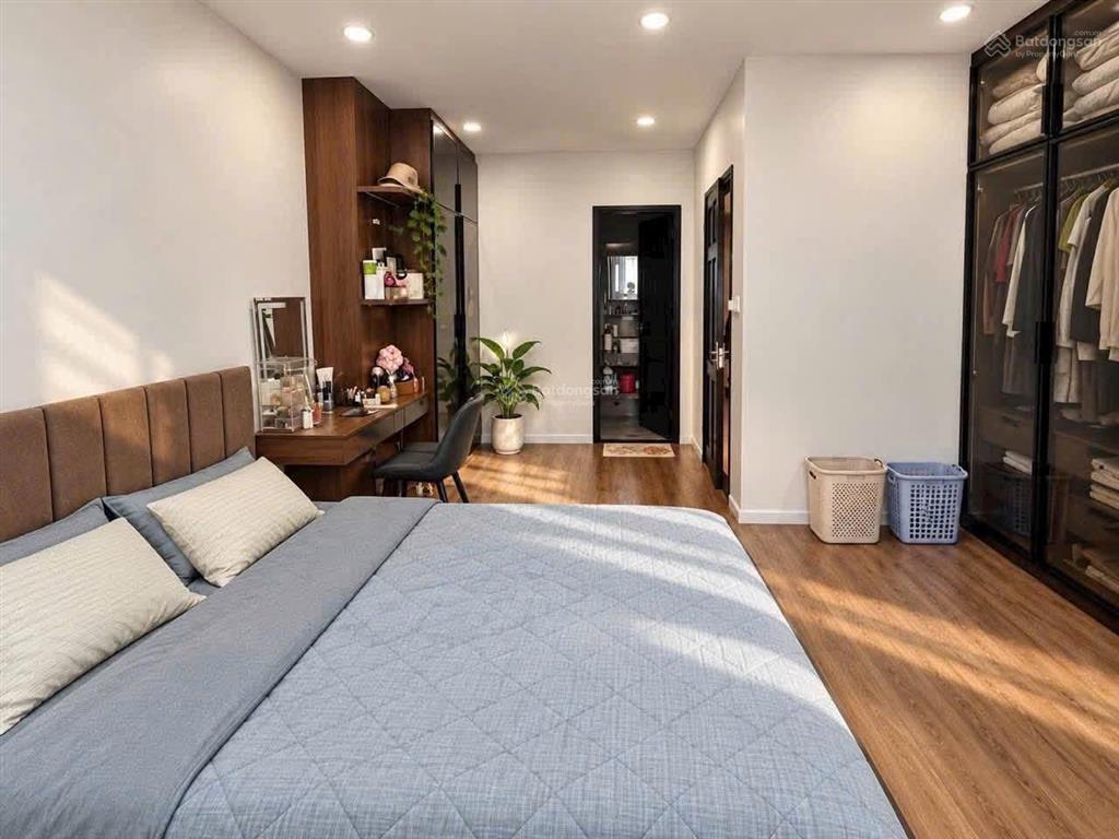 Khu vip sát q1 đường trần hưng đạo thông nguyễn văn cừ gần bv nhiệt đới 84m2 sẵn cho thuê 21tr
