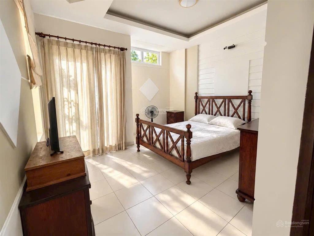 Bán nhanh nhà lê văn sỹ, q3 hơn 100m2 nhà 4 tầng 4phòng ngủ  5wc gần tân bình, phú nhuận