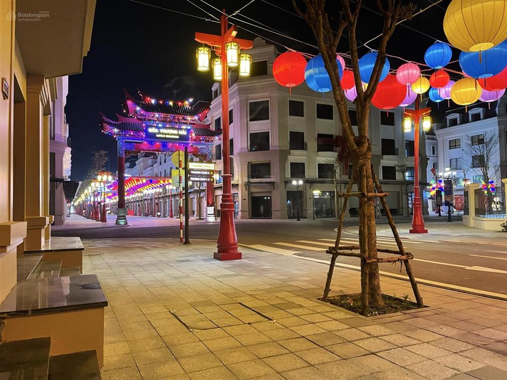 Rẻ hơn thị trường 400tr phố đi bộ hồng kông sát ngã tư tc3 vinhomes golden avenue móng cái