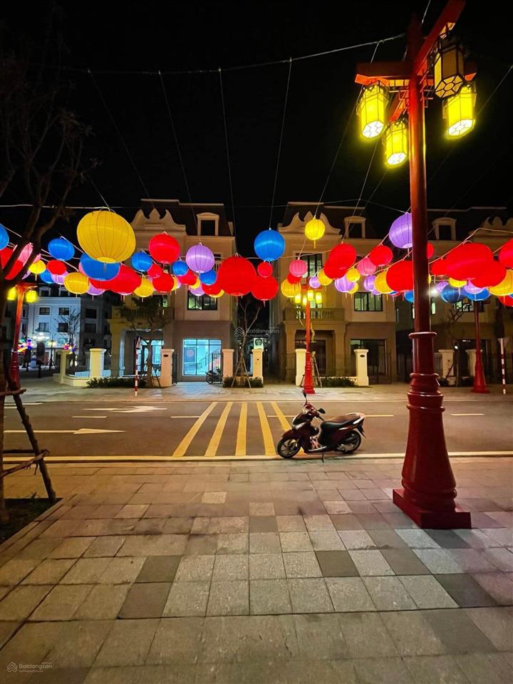 Rẻ hơn thị trường 400tr phố đi bộ hồng kông sát ngã tư tc3 vinhomes golden avenue móng cái