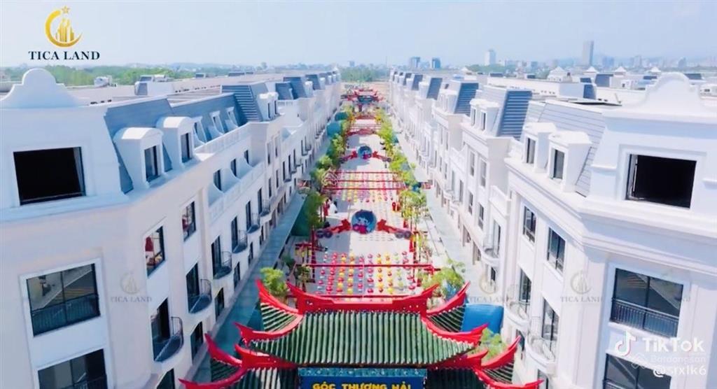 Rẻ hơn thị trường 400tr phố đi bộ hồng kông sát ngã tư tc3 vinhomes golden avenue móng cái