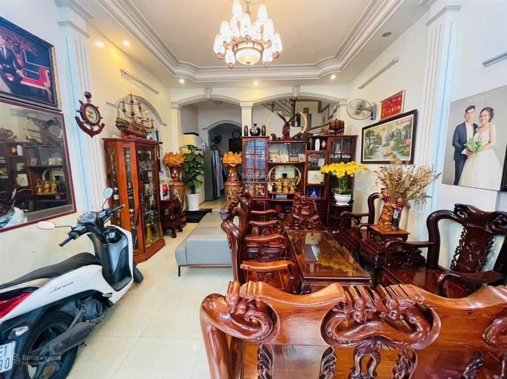 Chú tám cần bán nhà gấp đường xóm đất p8 quận 11 giá 5tỷ250/65m2(5x13m)3 lầupháp lý chuẩnshr 6m