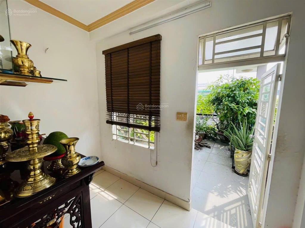 Chú tám cần bán nhà gấp đường xóm đất p8 quận 11 giá 5tỷ250/65m2(5x13m)3 lầupháp lý chuẩnshr 6m