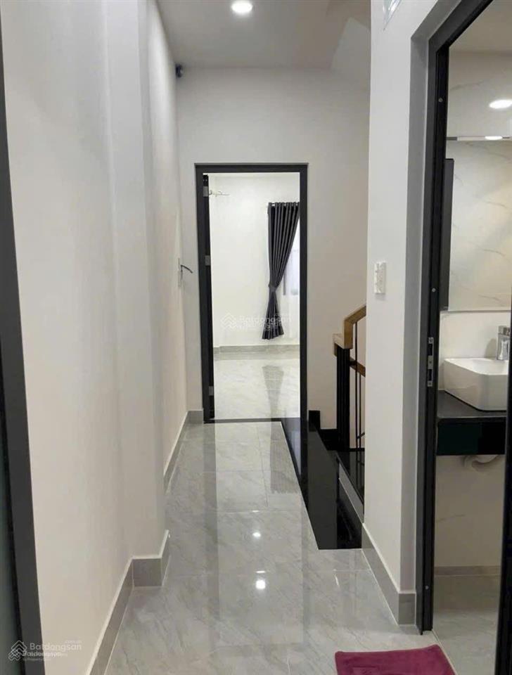 Chủ nhà định cư cần nhượng lại căn nhà đường dương quãng hàm p5 gò vấp giá 4tỷ580/55m2(5x11)shr7m