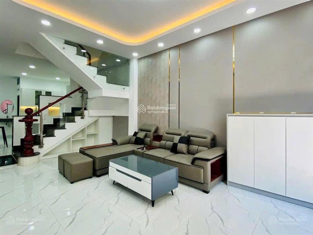 Cô hai đi út định cư cần bán nhà đường lãnh binh thăng p8 quận 11 giá 4tỷ650/55m2(5x11m) shr2 lầu