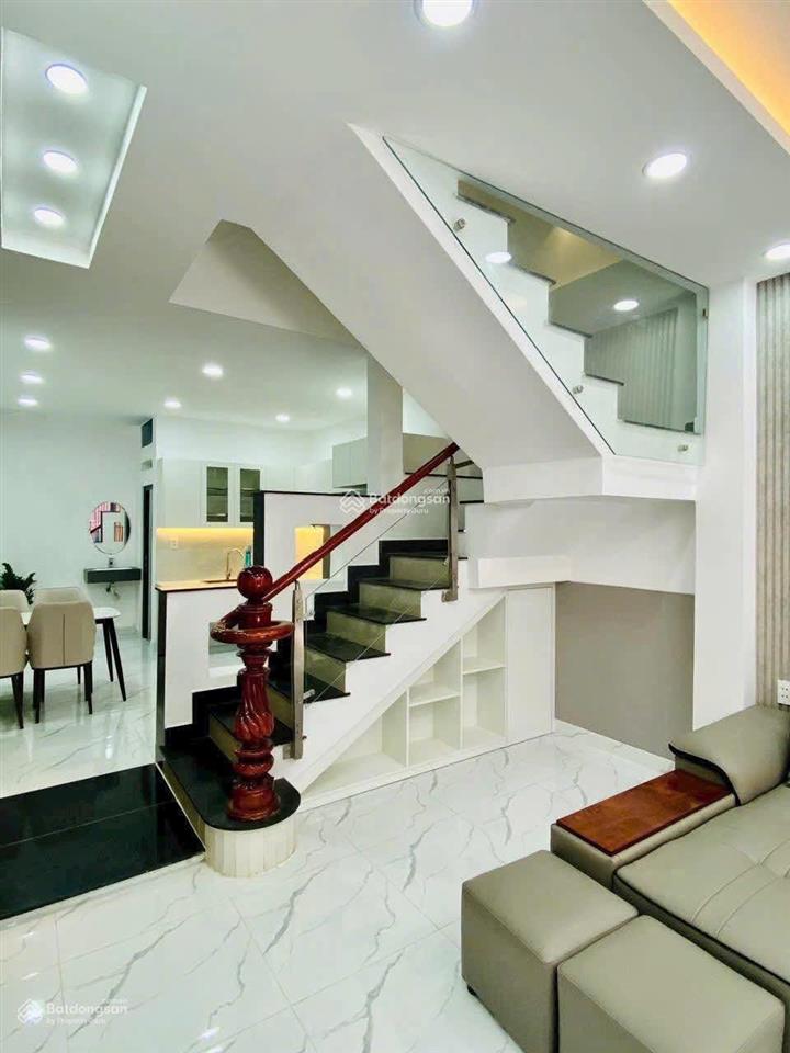 Cô hai đi út định cư cần bán nhà đường lãnh binh thăng p8 quận 11 giá 4tỷ650/55m2(5x11m) shr2 lầu