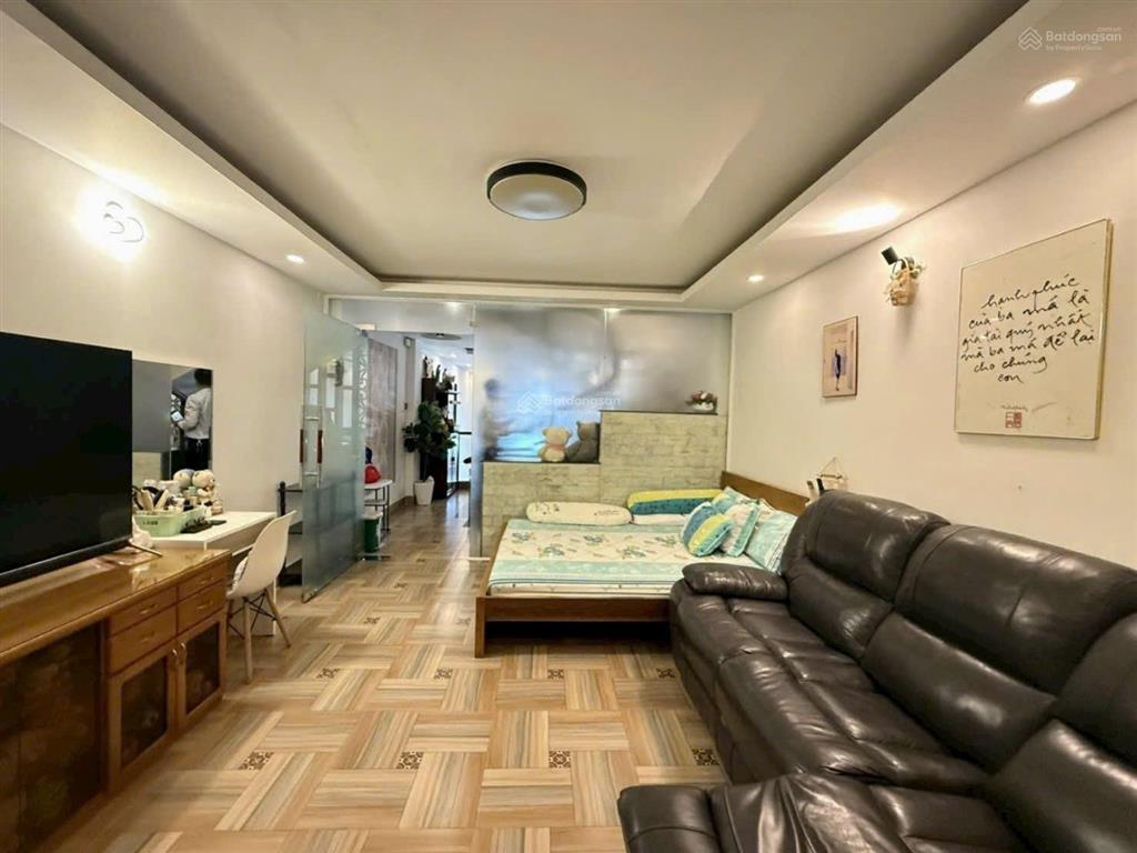 Nhà đẹp giá cực tốt ngay đường huyện toại p12 quận 11 giá 5tỷ120/70m2(5x14m)nhà 3 lầushrpháp lý