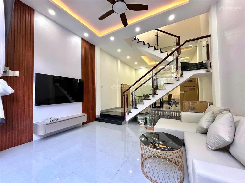 Chuyển công tác cần bán nhà đường hoa sữa p2 phú nhuận giá 5tỷ390/78m2(5,2x15m)nhà 3 lầushrhẻm 7m