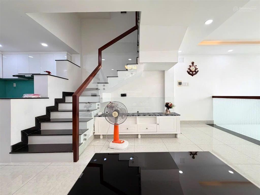 Chính chủ cần bán nhà gấp đường hoa trà p2 phú nhuận giá 5tỷ790/71,5m2(5,5x13m)nhà 3 lầushrhẻm 6m