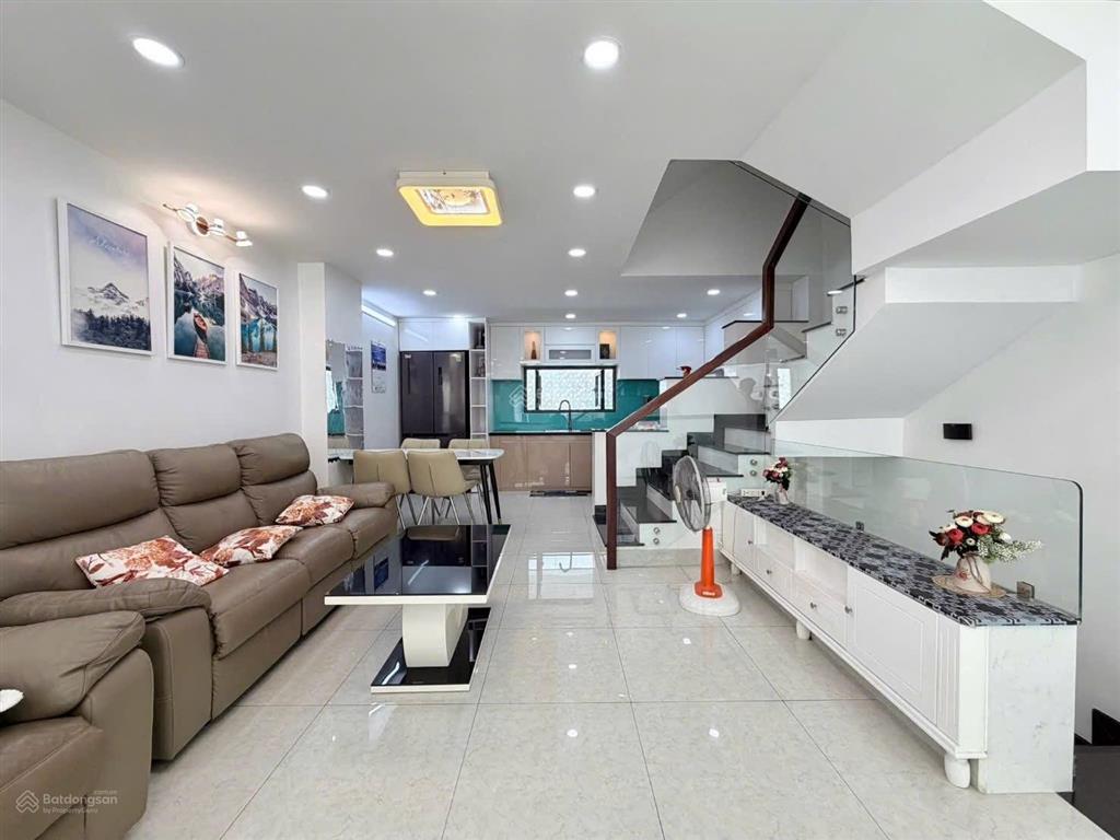 Chính chủ cần bán nhà gấp đường hoa trà p2 phú nhuận giá 5tỷ790/71,5m2(5,5x13m)nhà 3 lầushrhẻm 6m