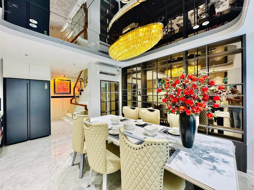 Hạ giá bán gấp nhà đường tạ quang bửu p5 quận 8 giá 4tỷ580/72m2(6x12m) nhà 3 lầu  shr  pháp lý ok