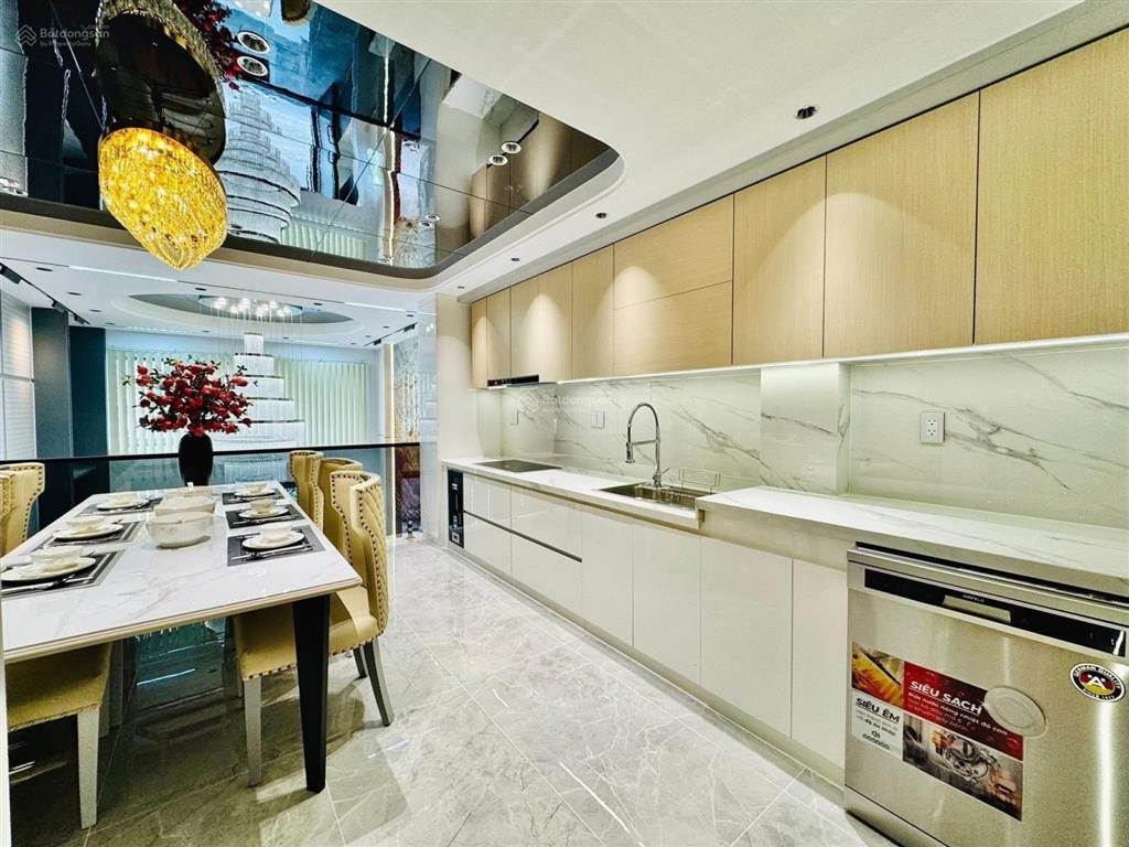 Hạ giá bán gấp nhà đường tạ quang bửu p5 quận 8 giá 4tỷ580/72m2(6x12m) nhà 3 lầu  shr  pháp lý ok