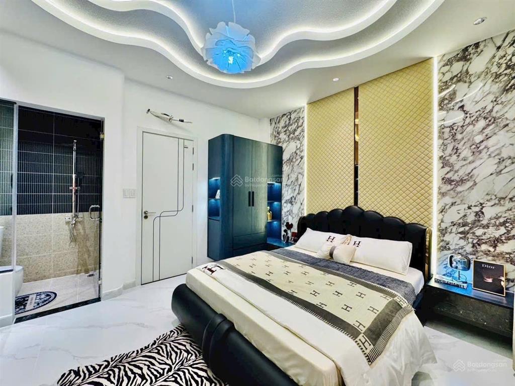 Cần bán nhà mtđ phan xích long p2 phú nhuận giá 5tỷ590/85,5m2(5,7x15m) nhà 3 lầushrpháp chuẩn