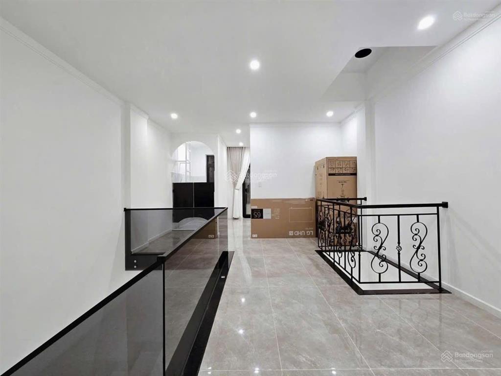 Xoay vốn làm ăn cần bán nhà đường đội cung p9 quận 11 giá 4tỷ750/62,5m2(5x12,5m)nhà 2 lầushr6m