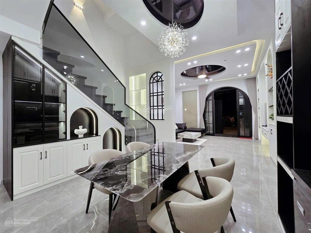 Xoay vốn làm ăn cần bán nhà đường đội cung p9 quận 11 giá 4tỷ750/62,5m2(5x12,5m)nhà 2 lầushr6m