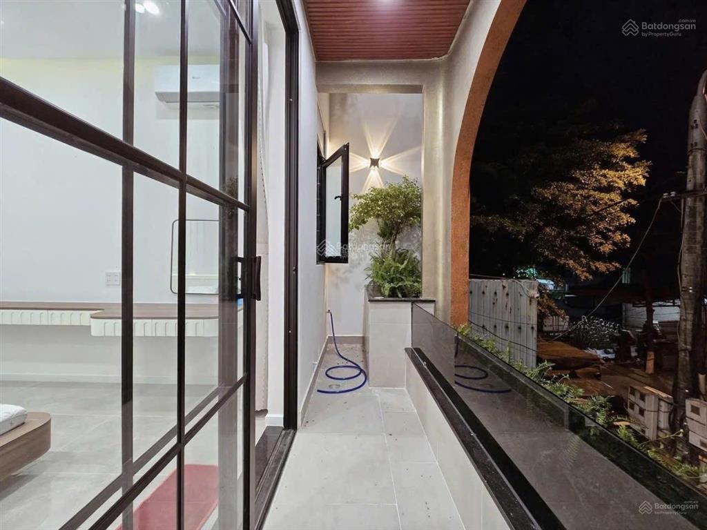 Xoay vốn làm ăn cần bán nhà đường đội cung p9 quận 11 giá 4tỷ750/62,5m2(5x12,5m)nhà 2 lầushr6m