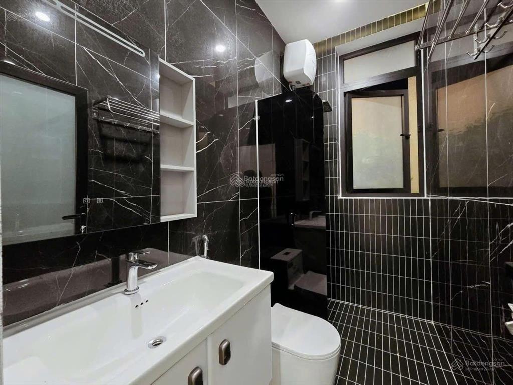 Xoay vốn làm ăn cần bán nhà đường đội cung p9 quận 11 giá 4tỷ750/62,5m2(5x12,5m)nhà 2 lầushr6m