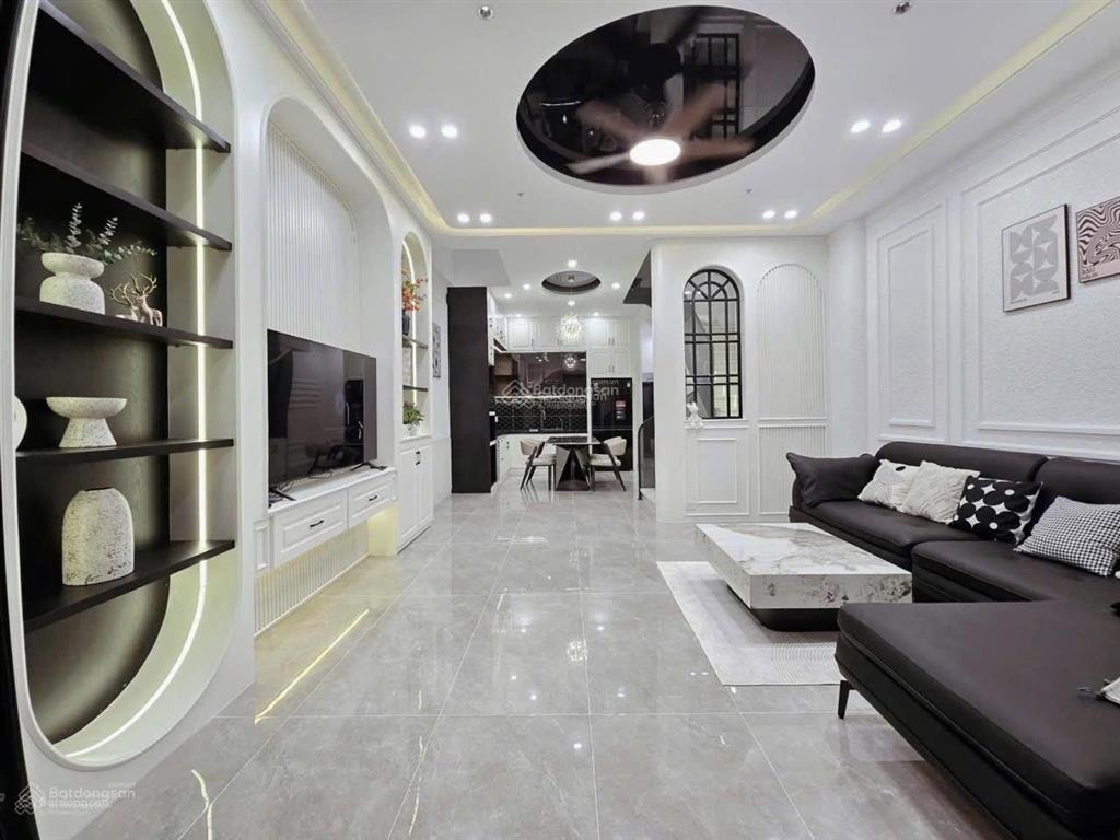 Xoay vốn làm ăn cần bán nhà đường đội cung p9 quận 11 giá 4tỷ750/62,5m2(5x12,5m)nhà 2 lầushr6m