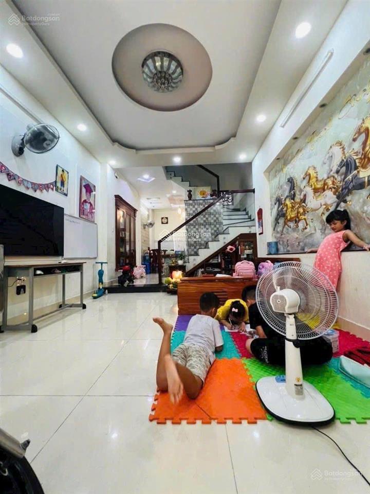 Cô năm cần bán nhà gấp đường trần văn sắc p.thảo điền quận 2 giá 6tỷ590/61,2m2(5,1x12m)hẻm 7m  shr