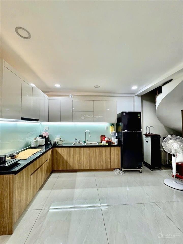 Định cư mỹ cần bán nhà đường hoa lan p2 phú nhuận 77m2 (5,5x14m) nhà 3 lầu  shr  pháp lý ok
