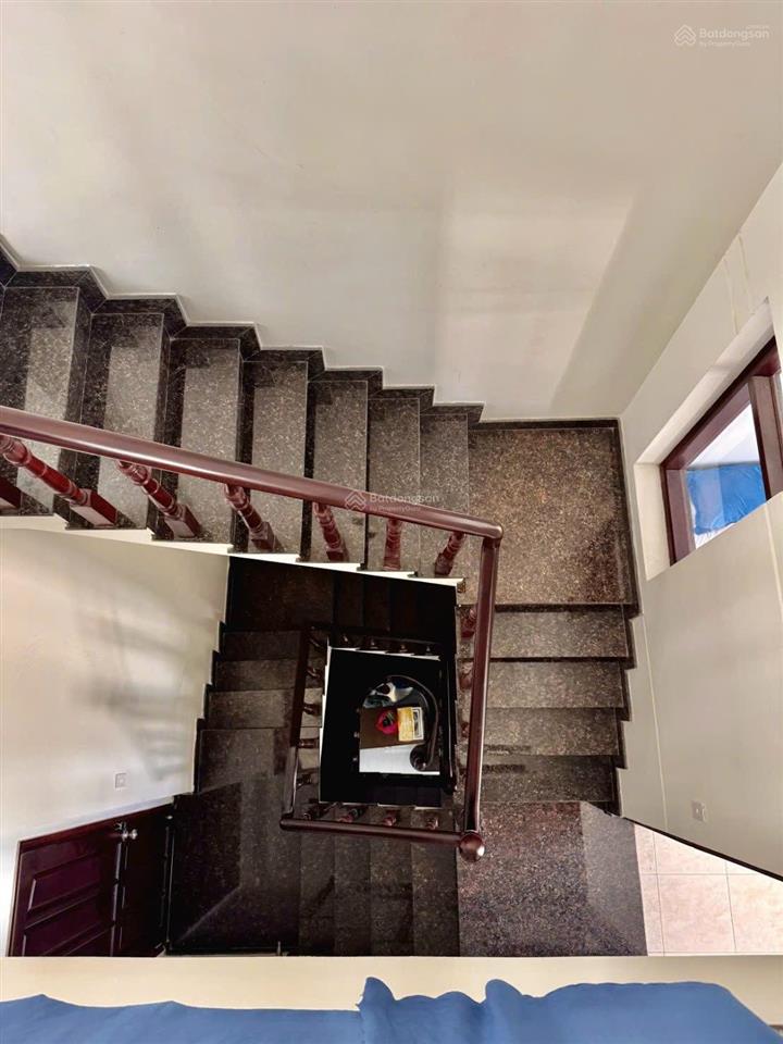 Định cư mỹ cần bán nhà đường hoa lan p2 phú nhuận 77m2 (5,5x14m) nhà 3 lầu  shr  pháp lý ok