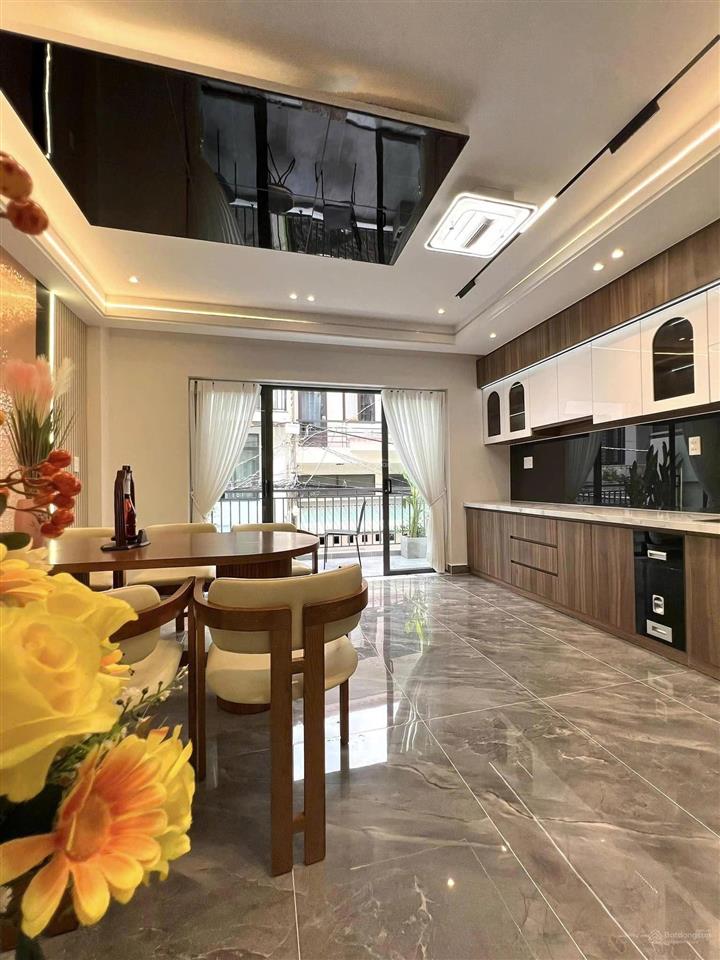 Chú tiến kẹt tiền bán nhà đường kỳ đồng,p9,q3 giá 4tỷ5/65,1m2 cho thuê 33 tr gần bv tai mũi họng