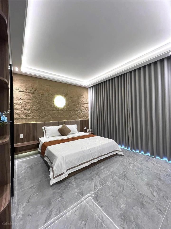 Chú tiến kẹt tiền bán nhà đường kỳ đồng,p9,q3 giá 4tỷ5/65,1m2 cho thuê 33 tr gần bv tai mũi họng