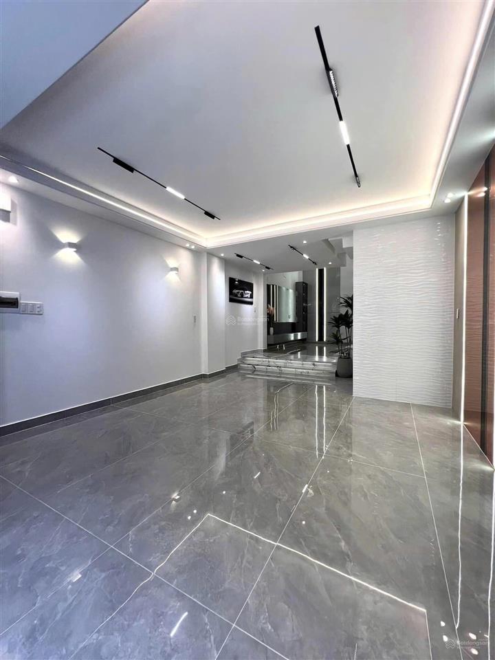 Chú tiến kẹt tiền bán nhà đường kỳ đồng,p9,q3 giá 4tỷ5/65,1m2 cho thuê 33 tr gần bv tai mũi họng