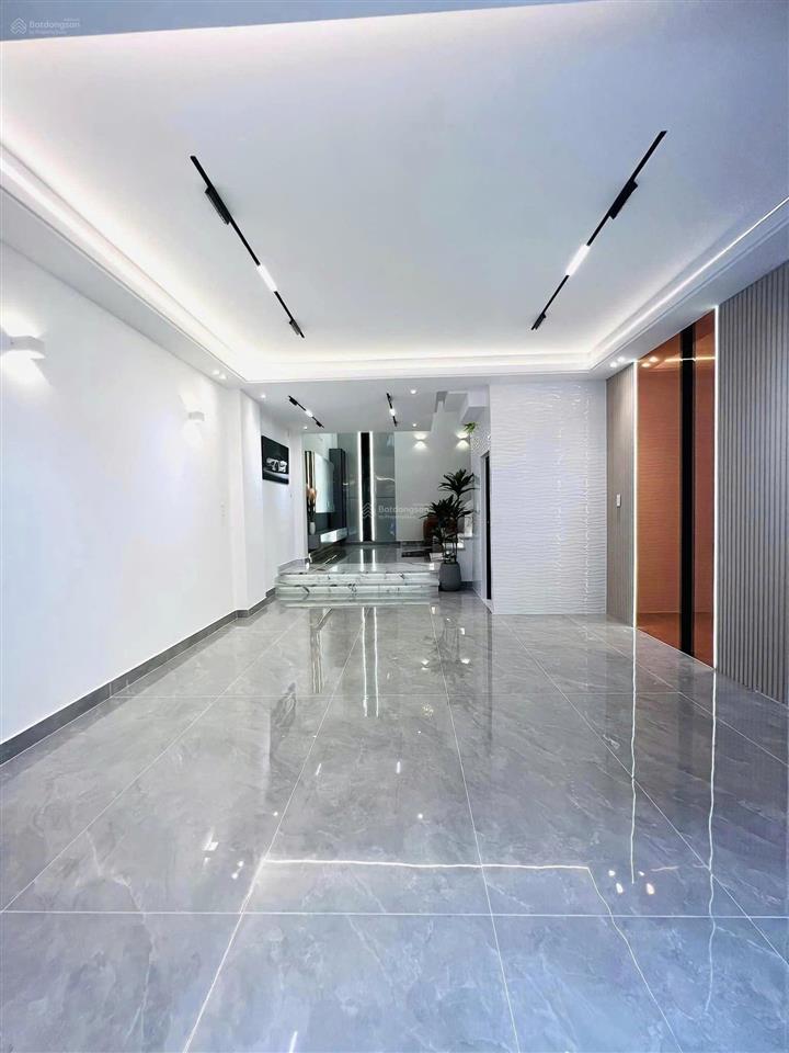 Chú tiến kẹt tiền bán nhà đường kỳ đồng,p9,q3 giá 4tỷ5/65,1m2 cho thuê 33 tr gần bv tai mũi họng