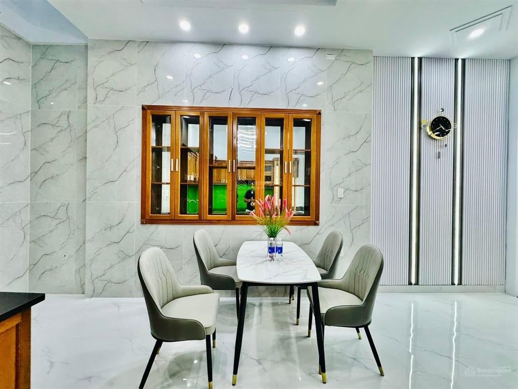 Kẹt tiền bán gấp nhà an dương vương,p4,q5 giá 3tỷ5/65,1m2 cho thuê 26 triệu gần đại học sài gòn