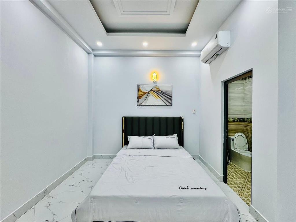 Kẹt tiền bán gấp nhà an dương vương,p4,q5 giá 3tỷ5/65,1m2 cho thuê 26 triệu gần đại học sài gòn