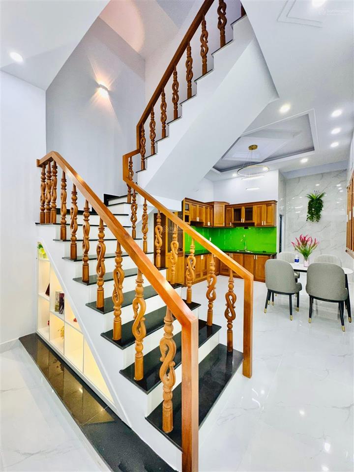 Kẹt tiền bán gấp nhà an dương vương,p4,q5 giá 3tỷ5/65,1m2 cho thuê 26 triệu gần đại học sài gòn